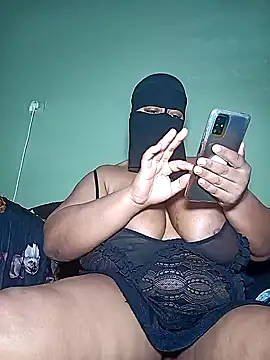 Snapshot of Loly_mor chatting on 01.24.25 Loly mor online show from 01.24.25