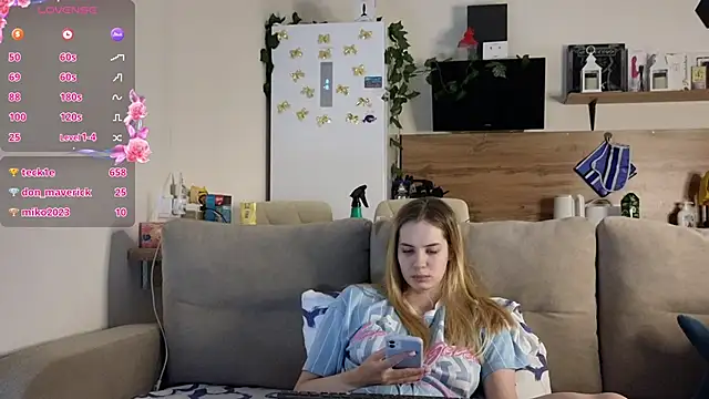 Girl alone home online show from 03.02.25