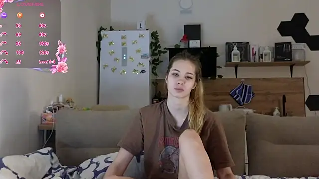 Girl alone home online show from 03.15.25