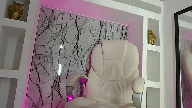 Snapshot of EvilAnnie_ chatting on 01.17.25 EvilAnnie online show from 01.17.25