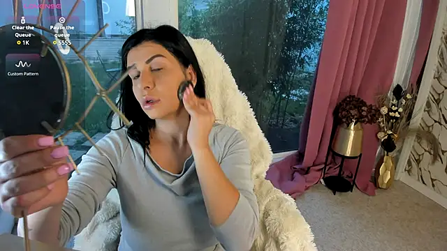 Snapshot of patriciakeys chatting on 10.12.25 patriciakeys online show from 10.12.25