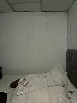 Snapshot of BrittanyDiaz chatting on 01.28.25 BrittanyDiaz online show from 01.28.25