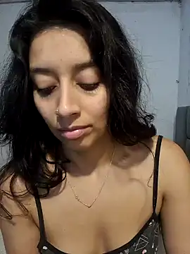 Snapshot of BrittanyDiaz chatting on 02.04.25 BrittanyDiaz online show from 02.04.25