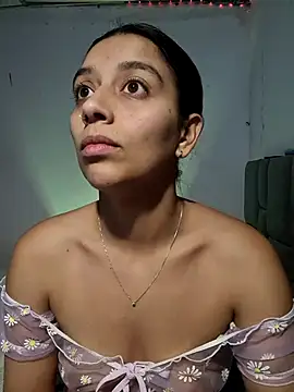 Snapshot of BrittanyDiaz chatting on 02.27.25 BrittanyDiaz online show from 02.27.25