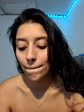 Snapshot of BrittanyDiaz chatting on 02.28.25 BrittanyDiaz online show from 02.28.25