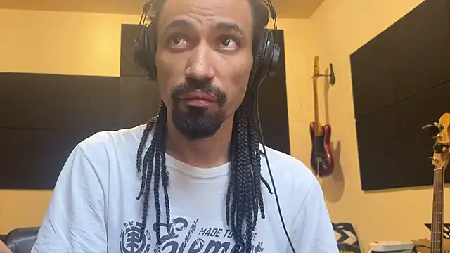 Snapshot of hotcamboy420 chatting on 11.22.25 hotcamboy420 online show from 11.22.25