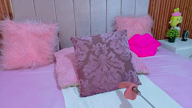 Snapshot of cristal_subin69 chatting on 11.28.25 cristal subin69 online show from 11.28.25