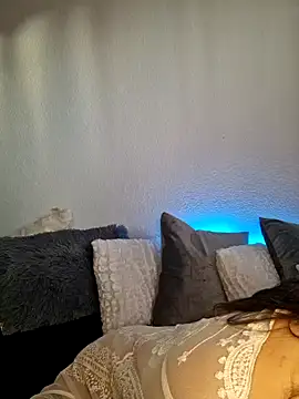 LydiaMaus96 online show from 12.13.24