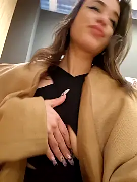 LydiaMaus96 online show from 12.28.24