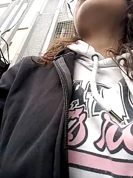 karlamorris  online show from 01.28.25