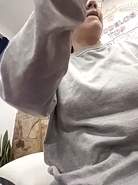 karlamorris  online show from 10.10.25