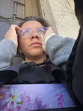 karlamorris  online show from 02.05.26