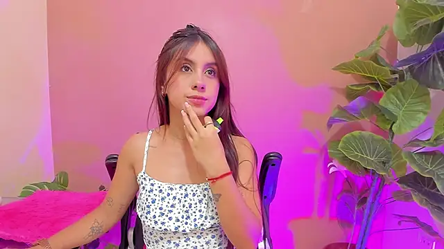 AlanaJones1 online show from 03.11.25