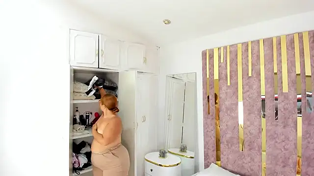 LeahxBarker online show from 02.24.25