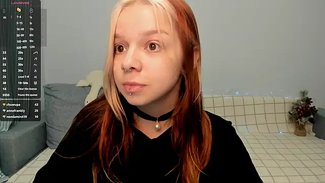 Snapshot of crystal_lilith chatting on 12.04.24 crystal lilith online show from 12.04.24