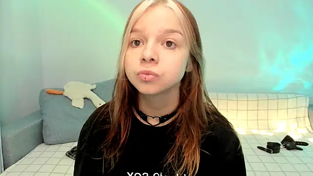 Snapshot of crystal_lilith chatting on 12.07.24 crystal lilith online show from 12.07.24