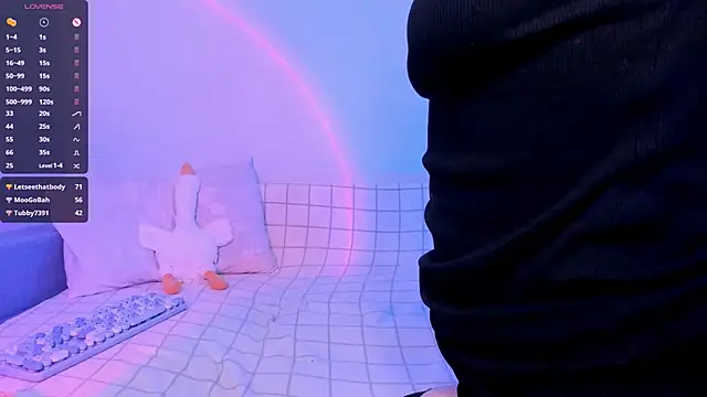 Snapshot of crystal_lilith chatting on 12.22.24 crystal lilith online show from 12.22.24