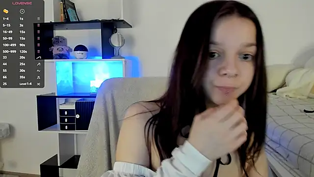 Snapshot of crystal_lilith chatting on 02.14.25 crystal lilith online show from 02.14.25