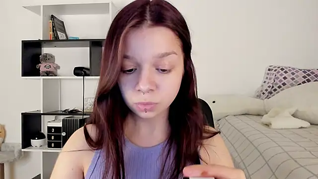 Snapshot of crystal_lilith chatting on 02.15.25 crystal lilith online show from 02.15.25