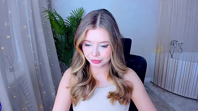 Snapshot of FollowLovee chatting on 01.21.25 FollowLovee online show from 01.21.25