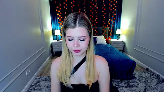 Snapshot of FollowLovee chatting on 11.12.25 FollowLovee online show from 11.12.25