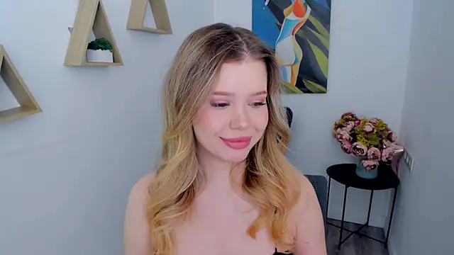 FollowLovee online show from 04.08.26