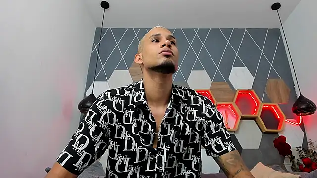 MagnusFrost online show from 01.23.25