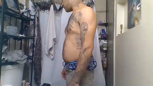 Snapshot of Houstonslong1 chatting on 12.27.24 Houstonslong1 online show from 12.27.24