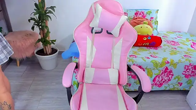 Snapshot of Sofi_Martinezz0 chatting on 10.04.25 Sofi Martinezz0 online show from 10.04.25