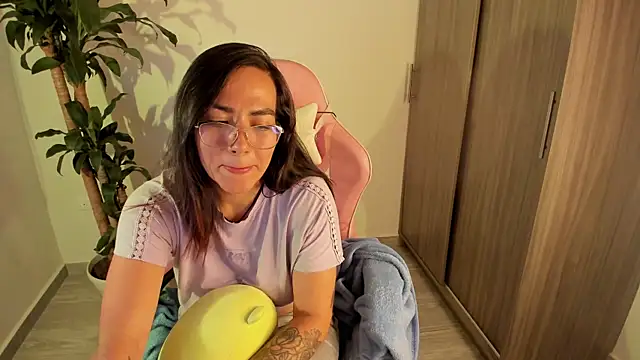 Snapshot of Sofi_Martinezz0 chatting on 10.15.25 Sofi Martinezz0 online show from 10.15.25