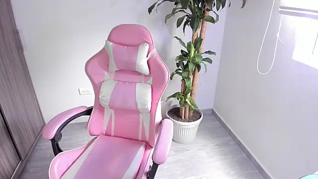 Snapshot of Sofi_Martinezz0 chatting on 10.22.25 Sofi Martinezz0 online show from 10.22.25