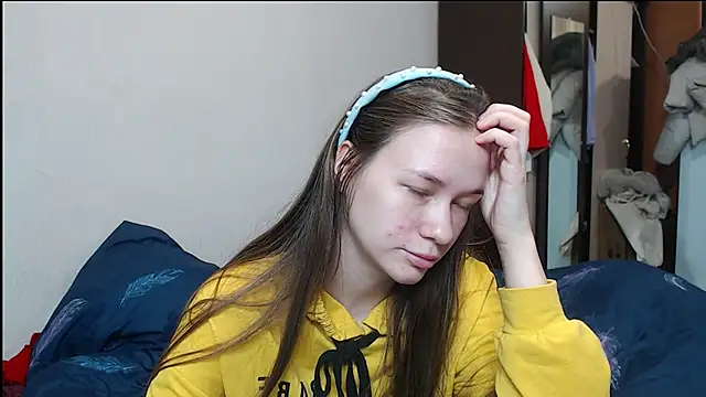 leila bambi  online show from 03.11.25