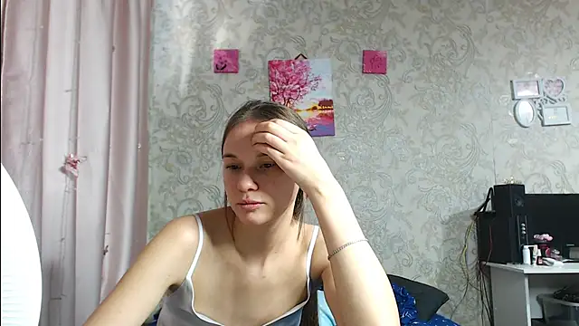 leila bambi  online show from 11.03.25