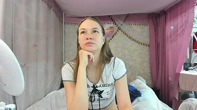 leila bambi  online show from 04.09.26