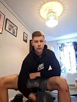 Snapshot of Dixon_Wixon chatting on 02.24.26 Dixon Wixon online show from 02.24.26