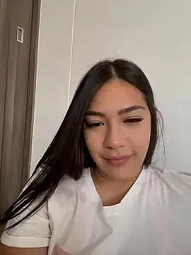 Latina vanessa online show from 01.22.25
