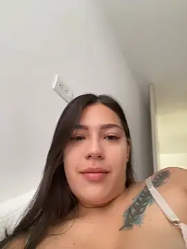 Latina vanessa online show from 02.06.25