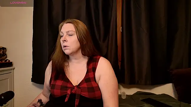 Big Beautiful MILF online show from 02.17.25