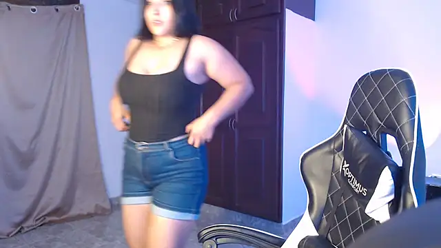 Snapshot of Zetrionn chatting on 01.21.25 Zetrionn online show from 01.21.25