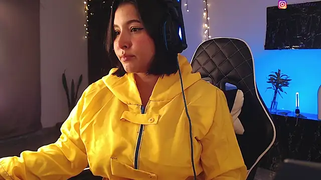 Snapshot of Zetrionn chatting on 01.30.25 Zetrionn online show from 01.30.25