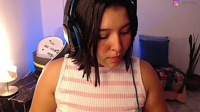 Snapshot of Zetrionn chatting on 02.08.25 Zetrionn online show from 02.08.25