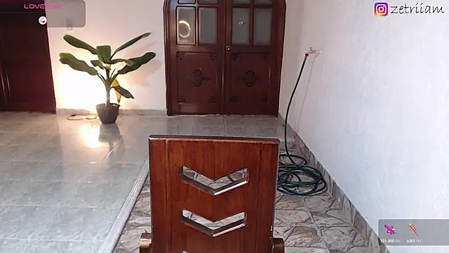 Snapshot of Zetrionn chatting on 03.21.25 Zetrionn online show from 03.21.25