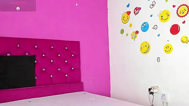 Sofi Hot 20 online show from 03.07.25