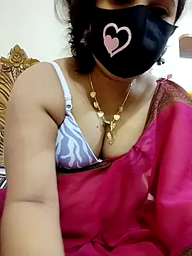 Snapshot of Ameera19 chatting on 03.10.25 Ameera19 online show from 03.10.25