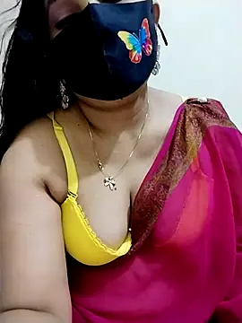 Snapshot of Ameera19 chatting on 10.25.25 Ameera19 online show from 10.25.25