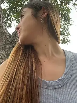 Nicol Swift  online show from 01.27.25