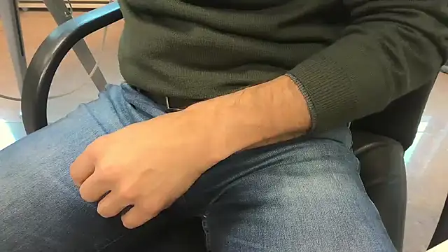 alessandroman2114 online show from 04.10.26