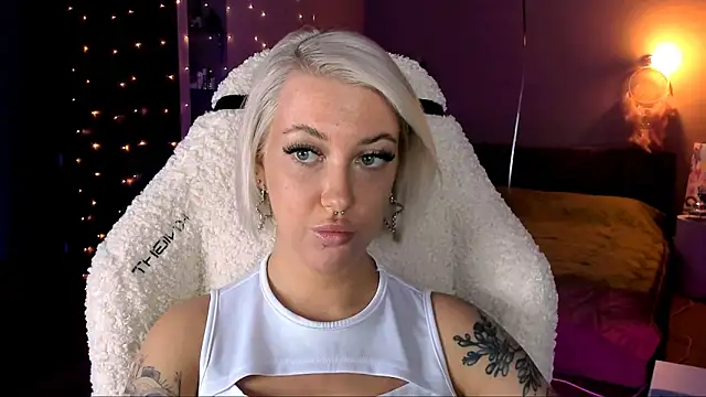 Snapshot of tykioty_Miley chatting on 12.06.24 tykioty Miley online show from 12.06.24