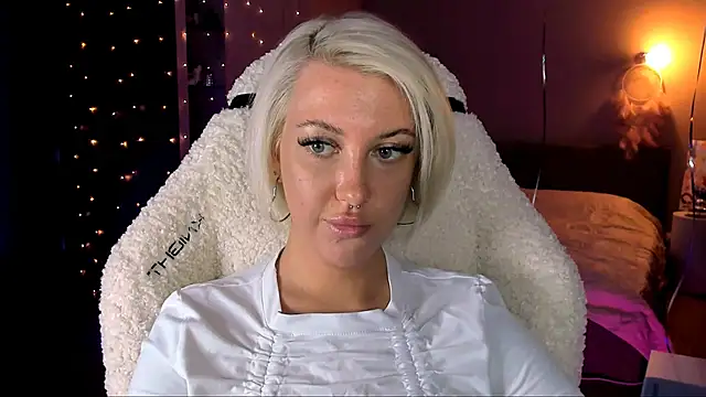 Snapshot of tykioty_Miley chatting on 12.14.24 tykioty Miley online show from 12.14.24