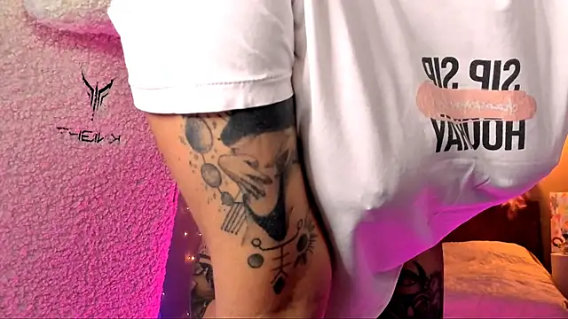 Snapshot of tykioty_Miley chatting on 01.17.25 tykioty Miley online show from 01.17.25